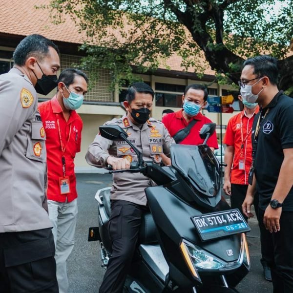 sosialisasi kendaraan listrik di polda bali